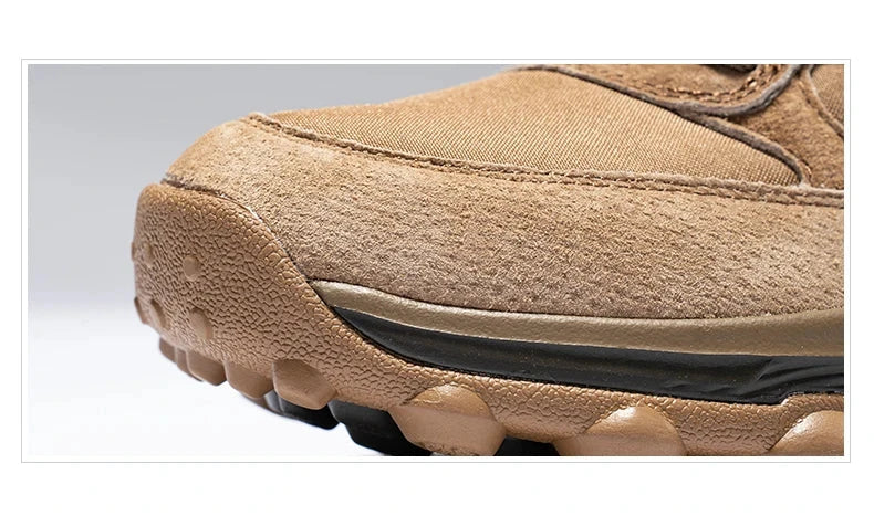 Close-up of TerraFlex Rax Herren Wanderschuhe, showcasing durable Oxford-Stoff and breathable mesh for outdoor activities.