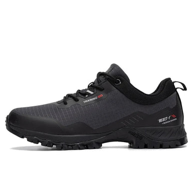 Schwarze Wanderschuhe mit atmungsaktivem Mesh-Obermaterial, ideal für Sommerwanderungen und leichten Trekking.