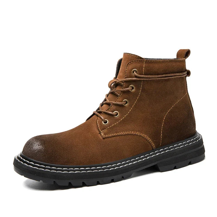 Brown leather UrbanTrek Lederboots with lace-up design, featuring durable sole, perfect for business and casual wear.