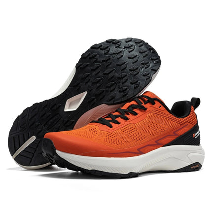 Sportliche Wanderschuhe in Orange, entworfen für Vielseitigkeit und Halt bei verschiedenen Outdoor-Abenteuern.